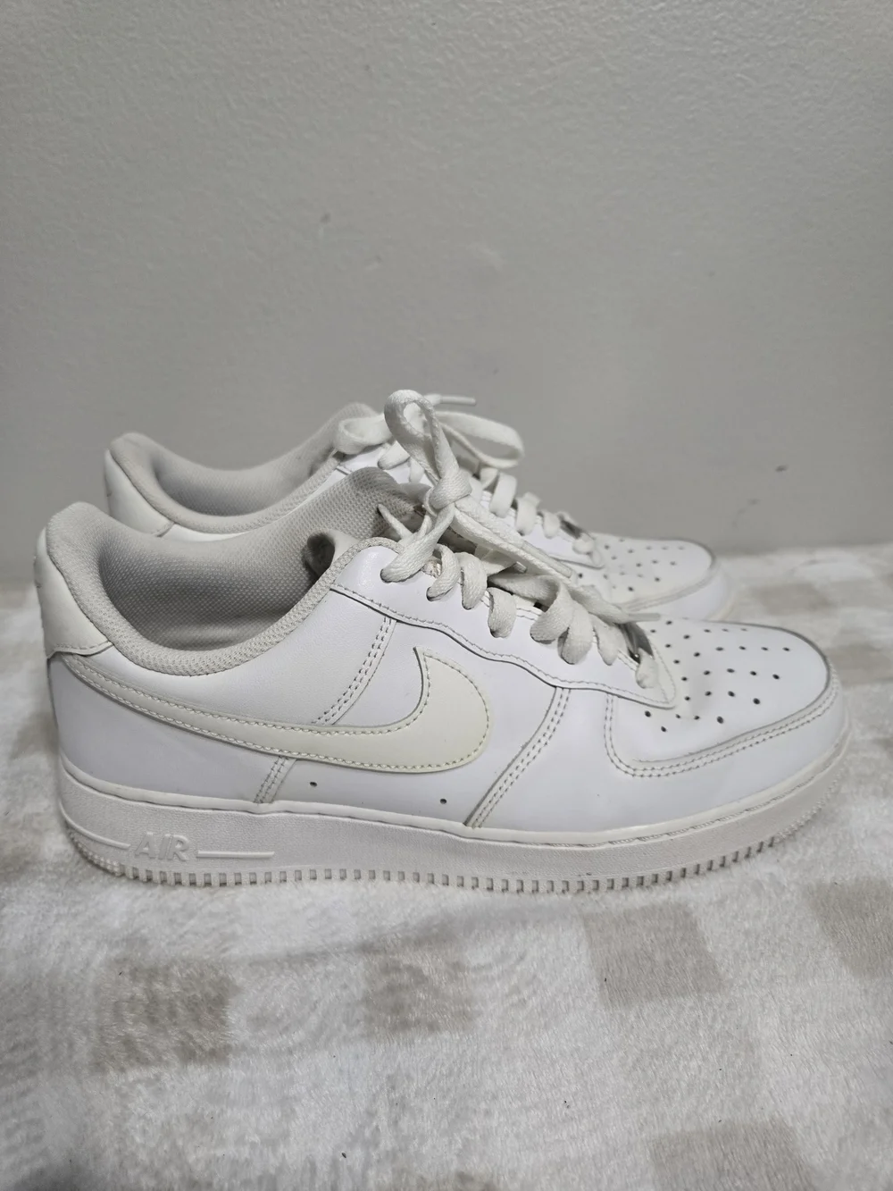 Vintage Nike Air Force 1 '07 Triple White Leather Low Top Sneakers CW2288-111